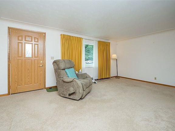 2nd image of 1566 Grand Blvd