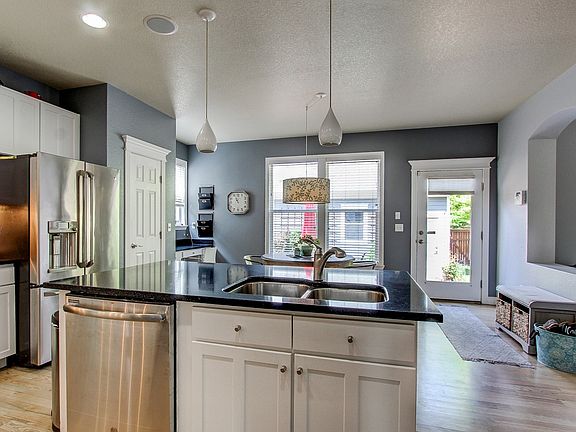 3rd image of 2983 Elmira St