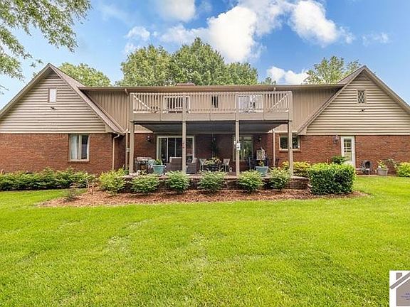 5th image of 203 Golf Club Ln
