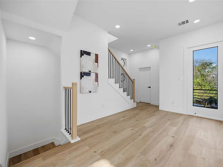 2014 Yates St — Photo 20