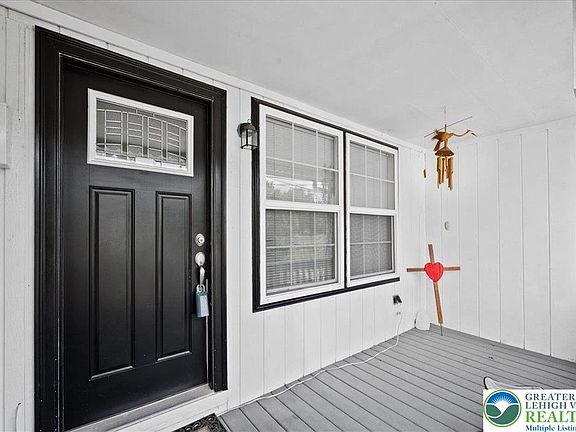 2nd image of 2672 Levans Rd