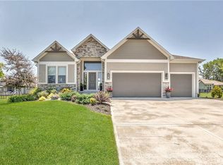 16563 S Loiret St, Olathe, KS 66062