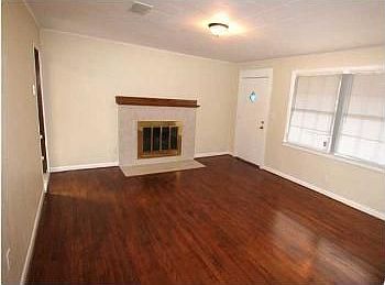 2nd image of 3303 W Lloyd St
