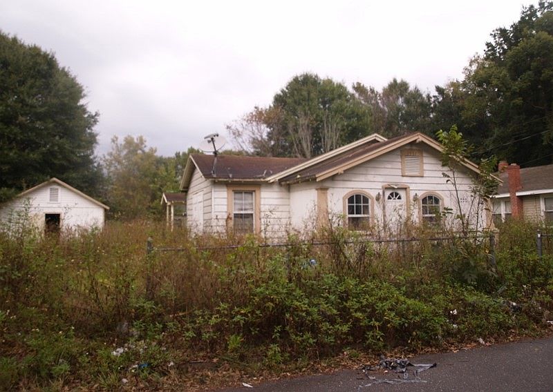 1st image of 2557 Lowell Ave