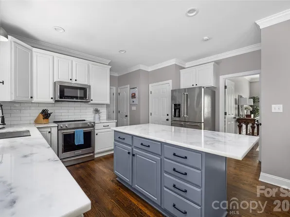 4034 Nicole Eileen Ln, Charlotte, NC 28216