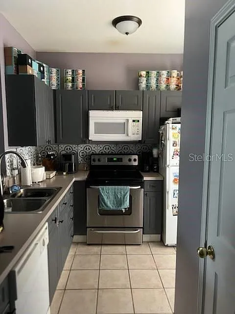 1 bed, 1.0 bath, 830 sqft, $1,950 — Photo 3