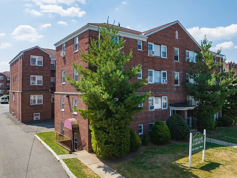 246 Edgar Pl — Photo 22