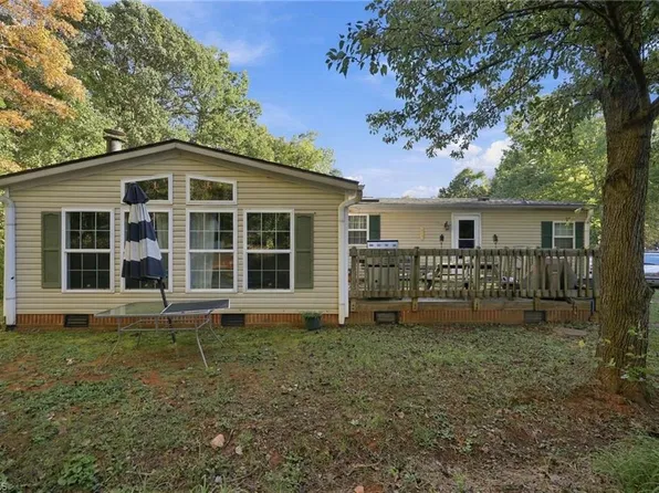 3921 State Highway 8 S, Walnut Cove, NC 27052