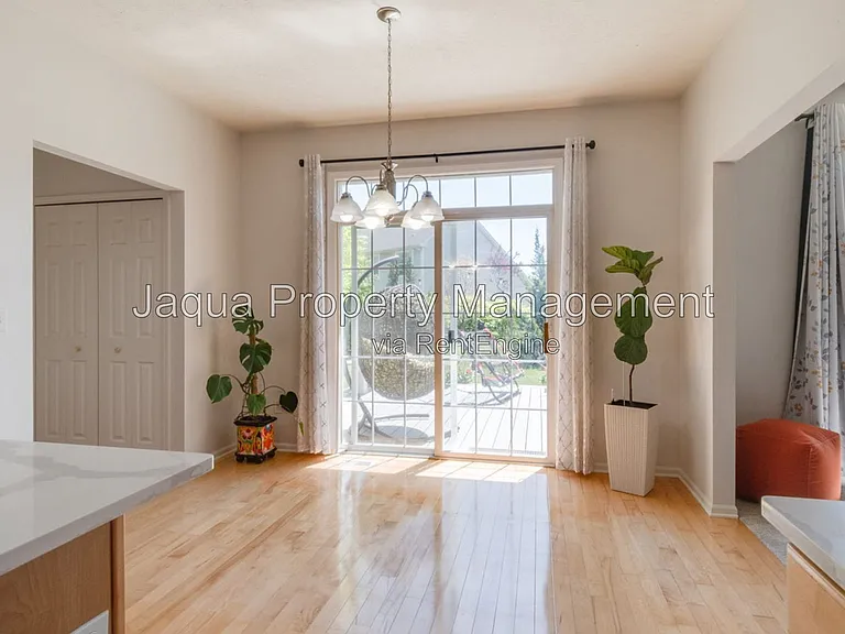 3397 Hampstead Ct — Photo 5