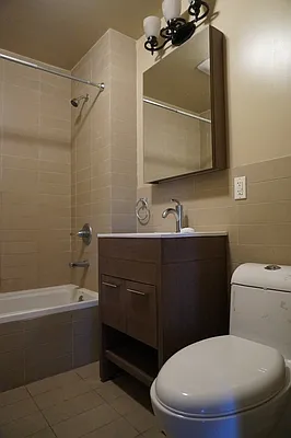 Rented by DYNAMIC REALTY OF NEW YORK CORP | media 29