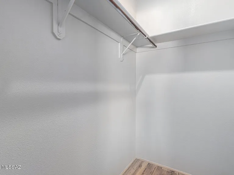 1810 E Blacklidge Dr #123 — Photo 17