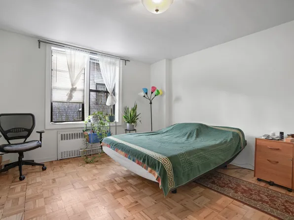 1075 Sheepshead Bay Road image 17 of 32