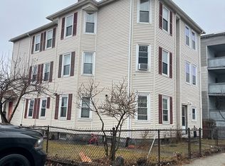 9 Moen St, Worcester, MA 01605