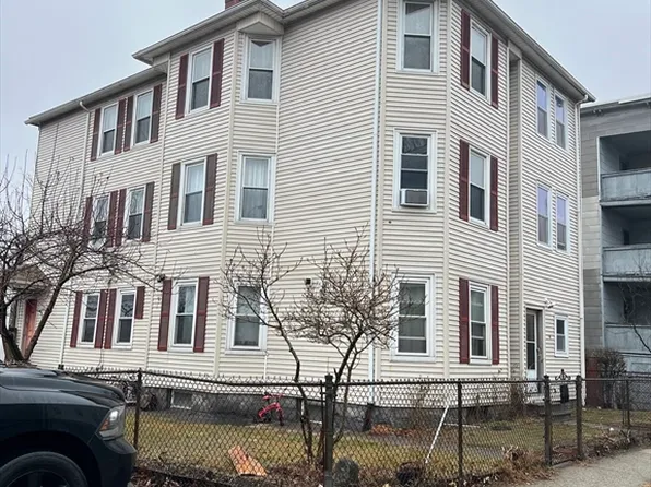 9 Moen St, Worcester, MA 01605