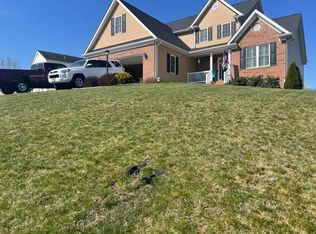 15 Canvas Back Dr, Stuarts Draft, VA 24477