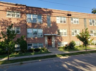 425 Laurel Ave APT 1, Des Plaines, IL 60016
