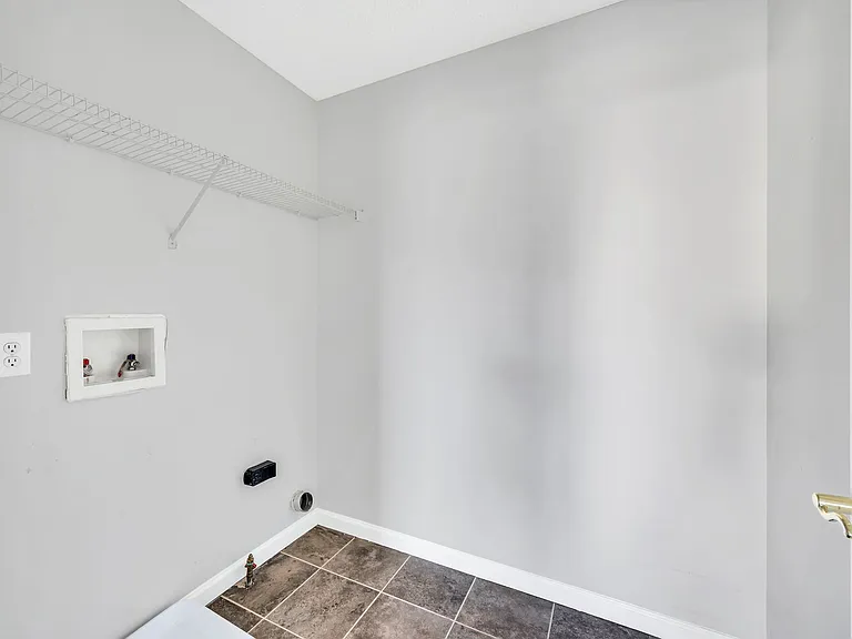 121 Deer Ridge Ln — Photo 32
