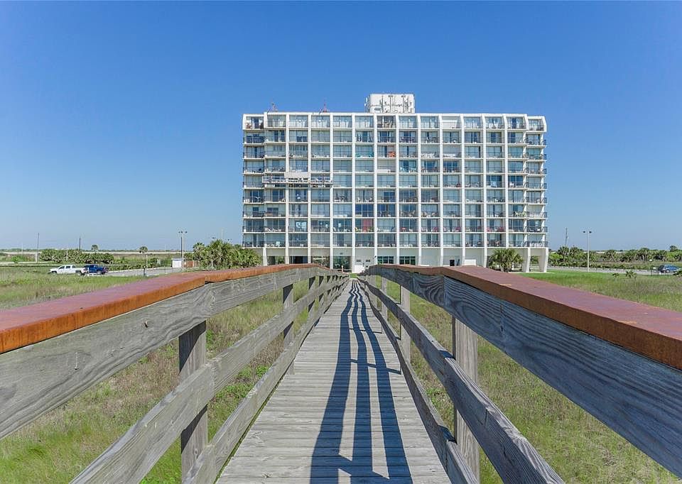 1st image of 415 E Beach Dr APT 106