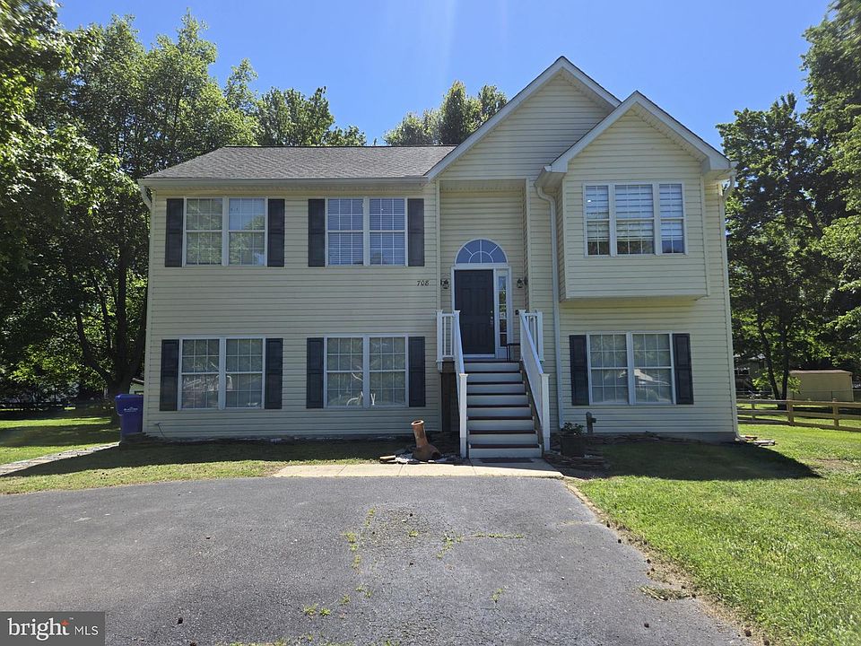 1st image of 708 Dixon Dr