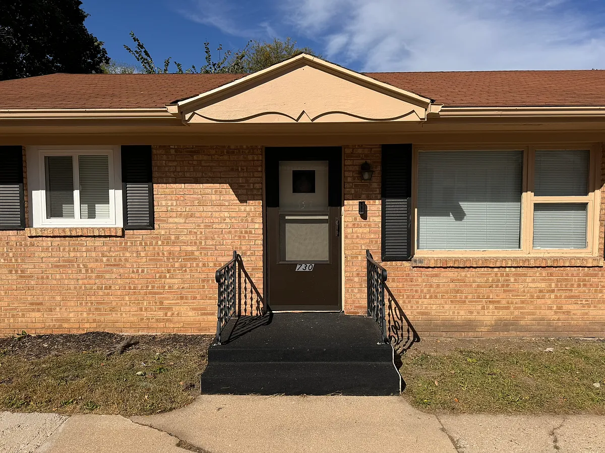 Building Photo - 730 Medford Dr #2