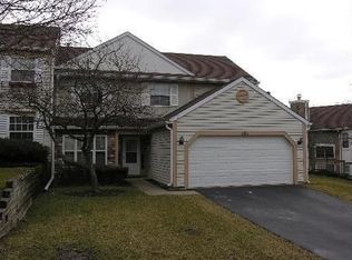 561 Ascot Ln, Streamwood, IL