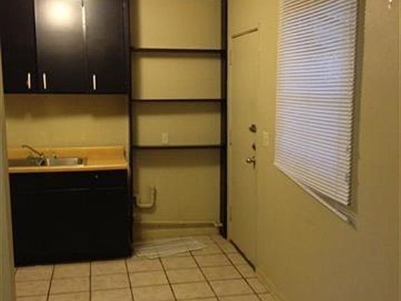 5th image of 1427 Connecticut St
