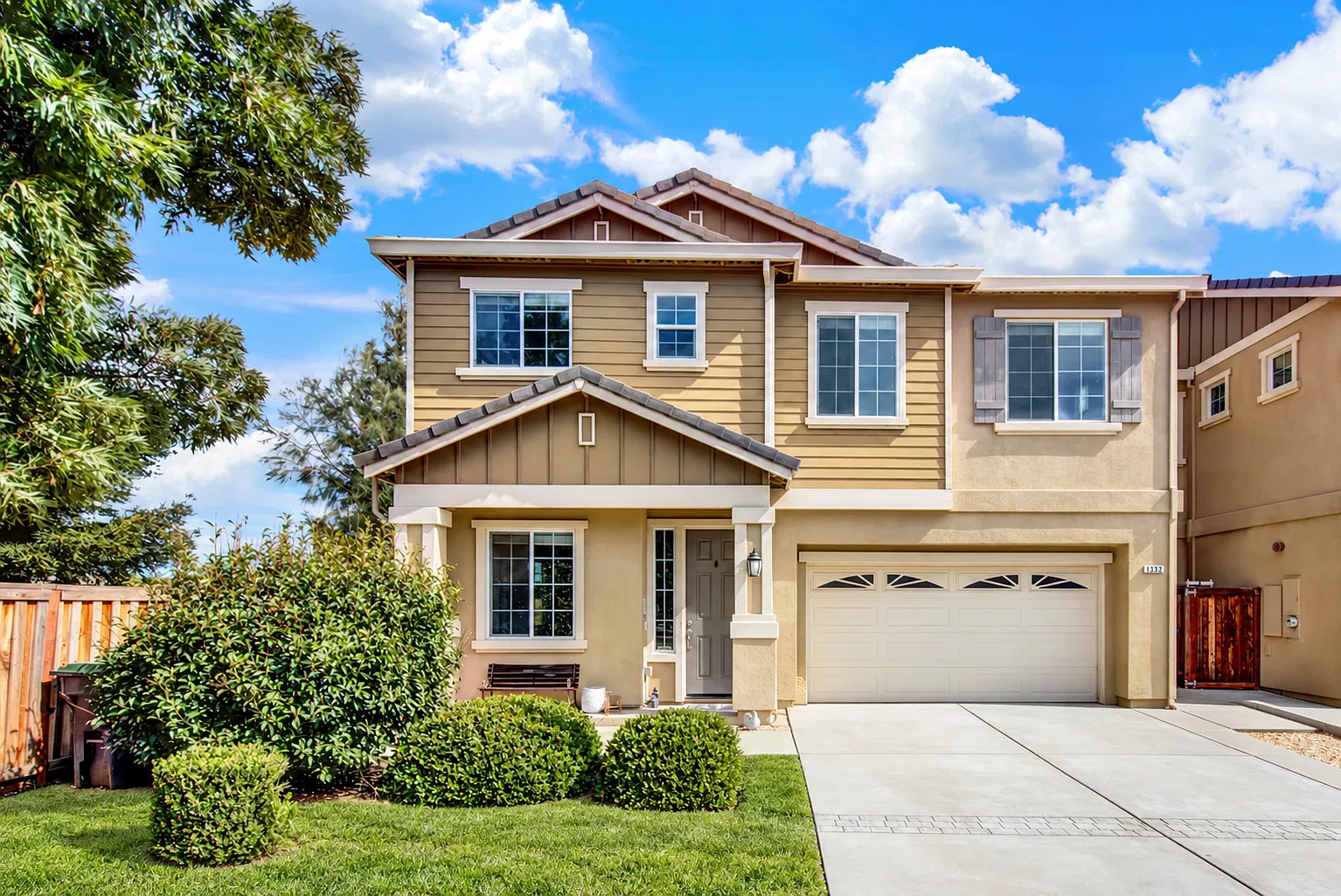 4 bed, 2.5 bath, 2283 sqft, $3,600 — Photo 1