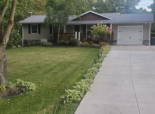 1410 Willowood Dr, Mogadore, OH 44260