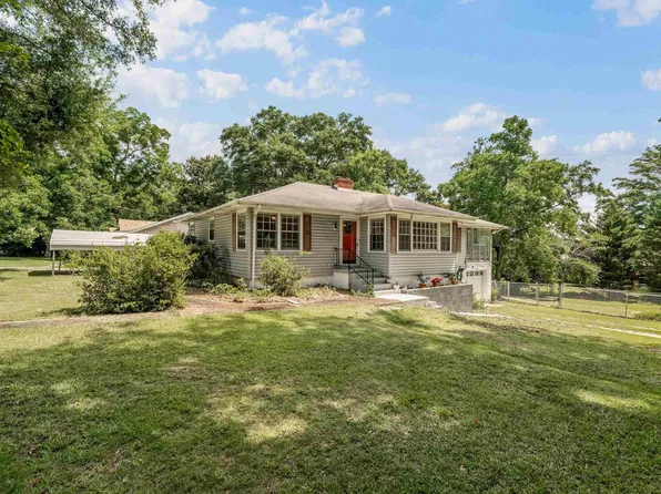 606 4th St SE, Childersburg, AL 35044