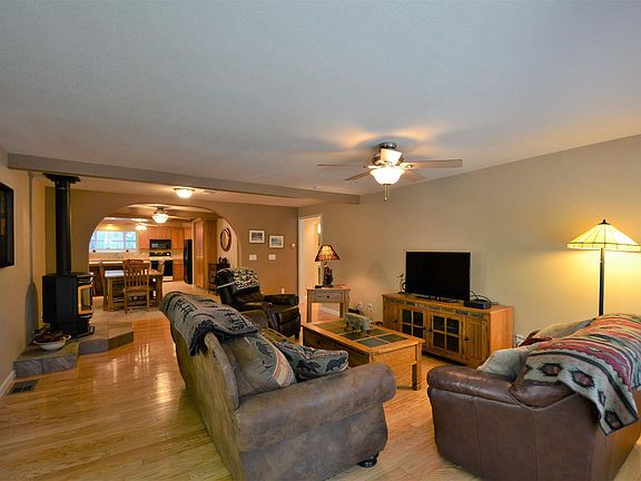 3rd image of 22512 Golf Club Dr