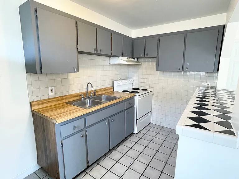 2916 N 16th St #1 — Photo 7