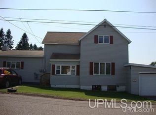 24971 Chestnut St, Calumet, MI 49913