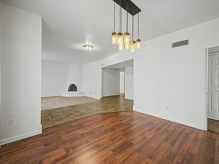 15837 N 47th Pl — Photo 7