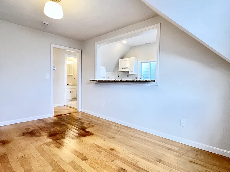 131 Pearl St #3R — Photo 9