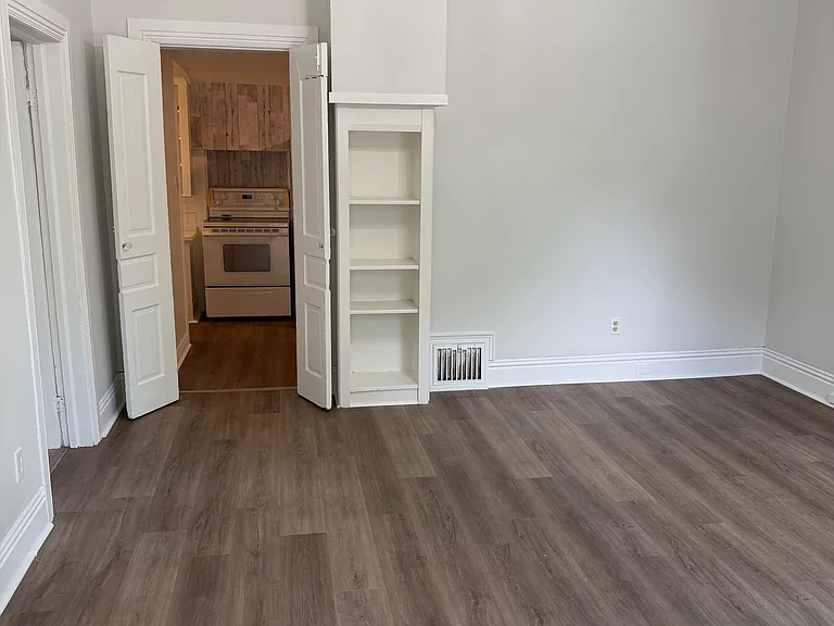 349 Eagle St — Photo 6