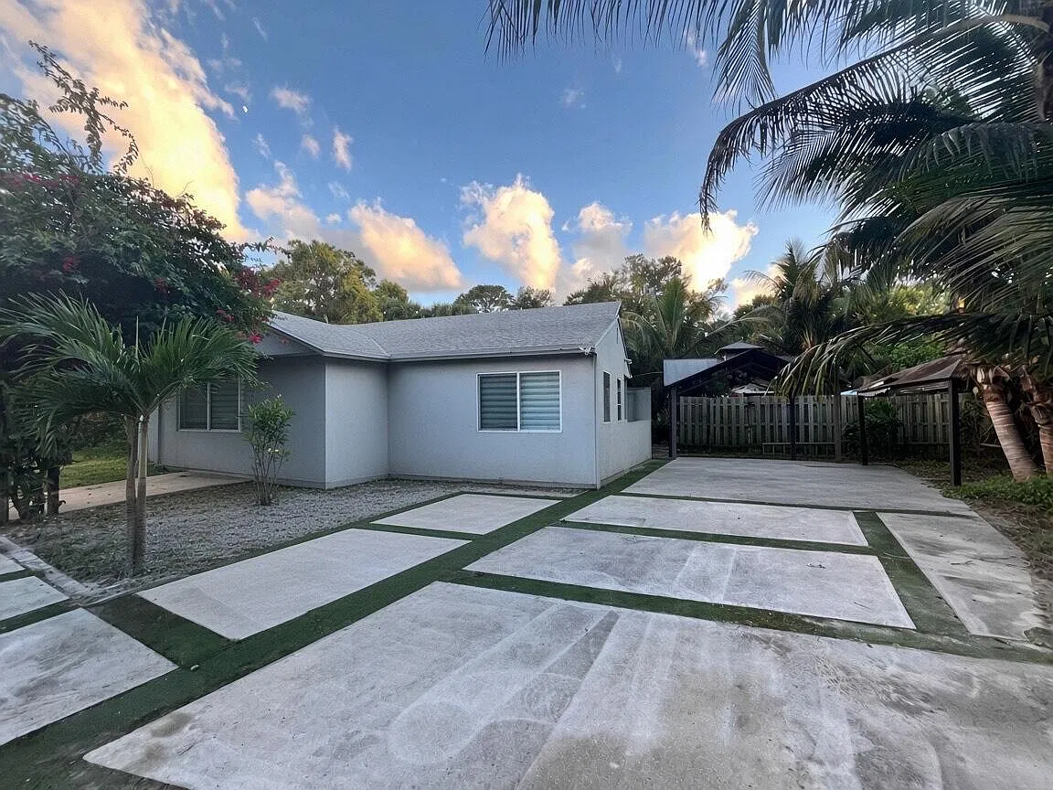 4 bed, 2.5 bath, 1936 sqft, $3,500 — Photo 2