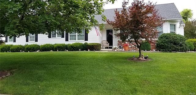 1st image of 875 Maxwell Dr