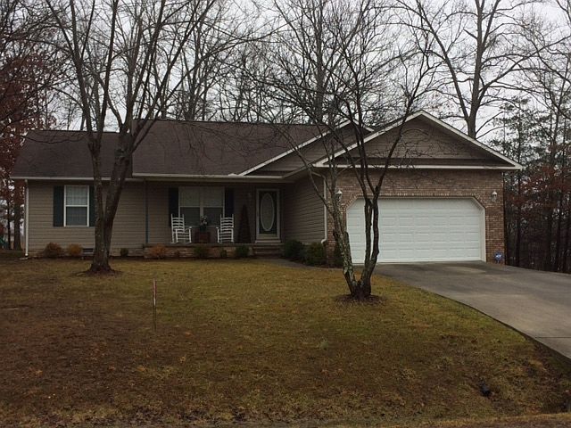 1st image of 113 Carriage Dr