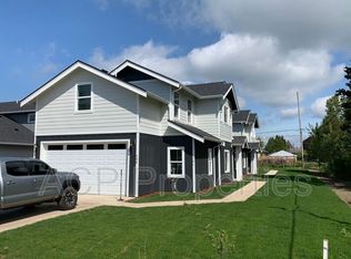 688 E St #101, Blaine, WA 98230