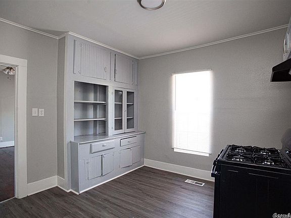 4th image of 617 S Pine St #2