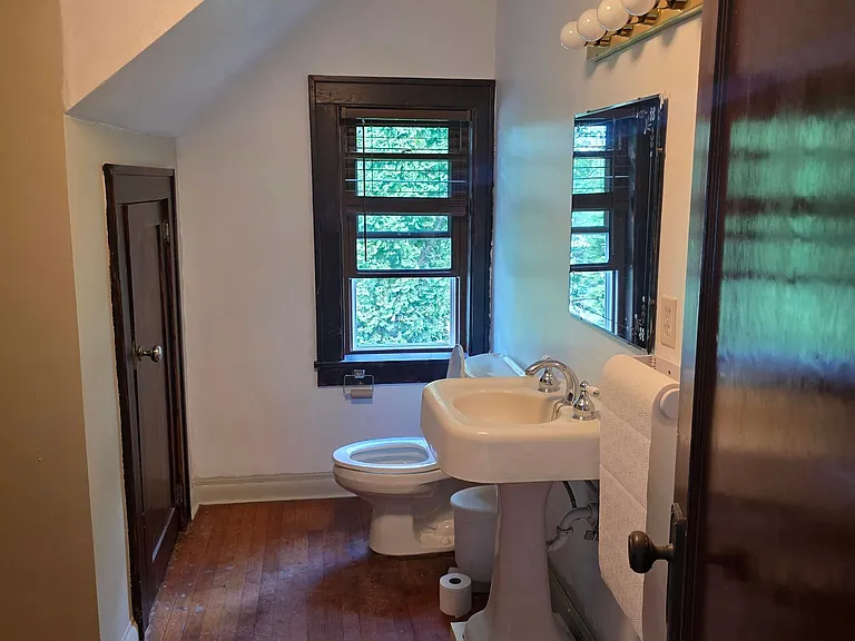506 Springdale St — Photo 23