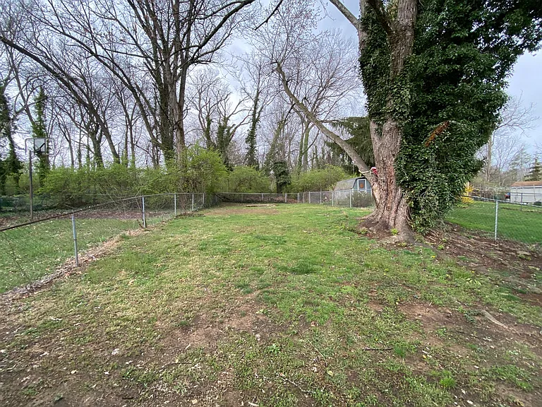 325 W Ridge St — Photo 16