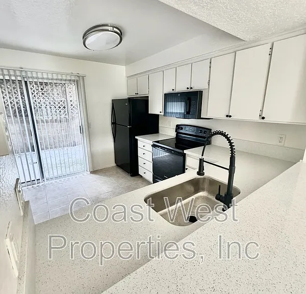 129 Jupiter St E — Photo 5