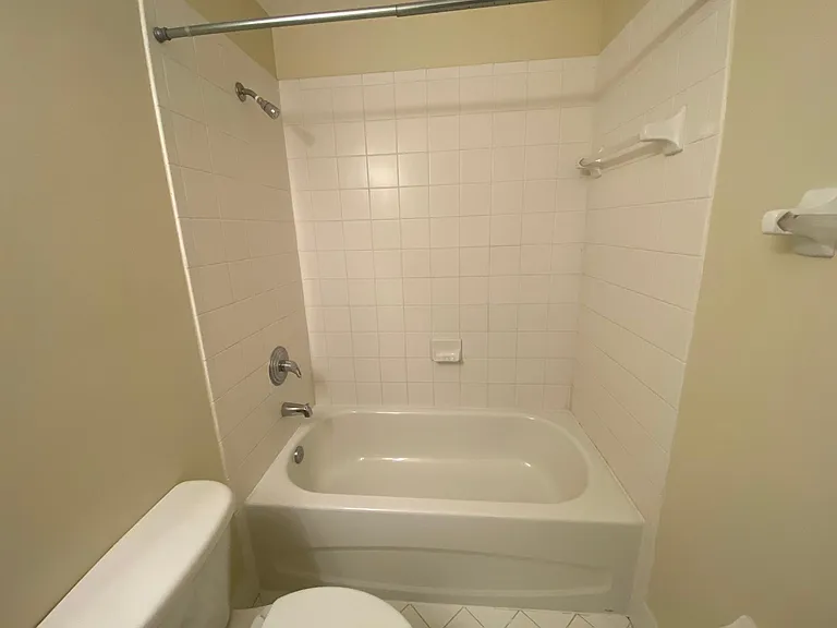 1260 SE 29th St #203 — Photo 24