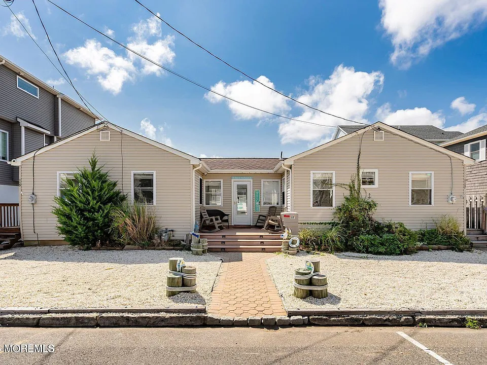 115-117 Coolidge Ave