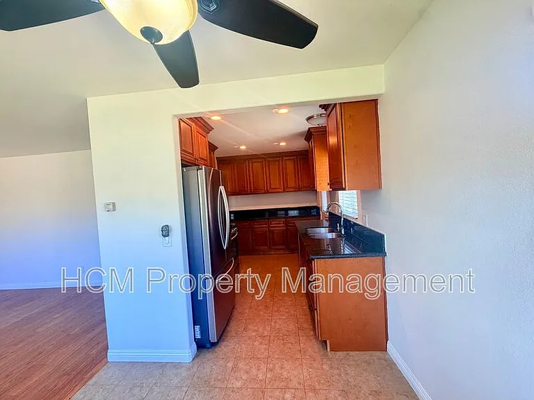 922 W 25th St #1 — Photo 6