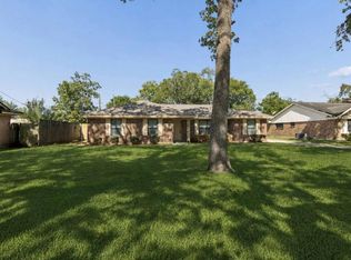 123 Lone Oak Dr, Highlands, TX 77562