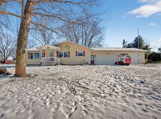 920 Bremer Rd, Waverly, IA 50677