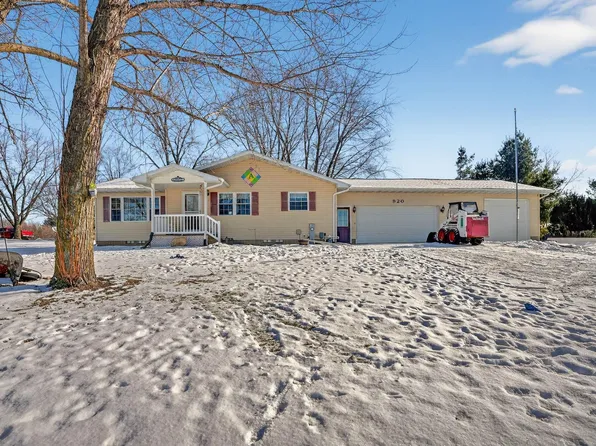 920 Bremer Rd, Waverly, IA 50677
