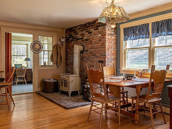 Dining Area & Hearth